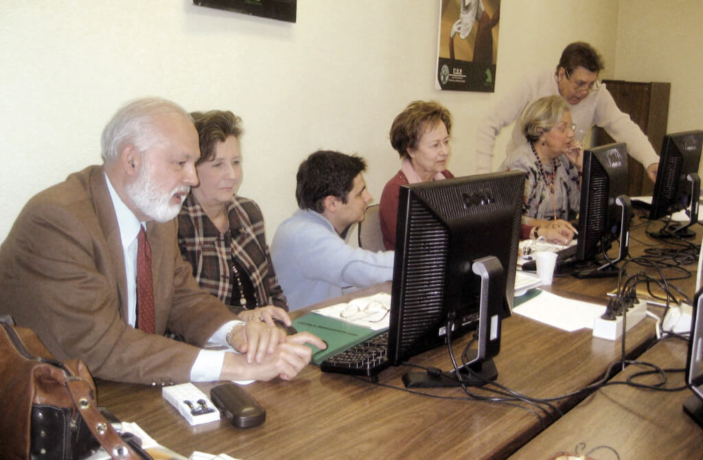 Aula de formación con formadores enseñando