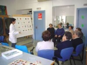 Asistentes a un taller de Ciencias para más de 60.