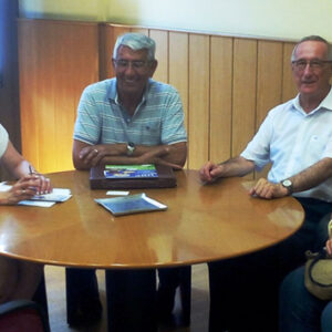 A la izquierda Rosario Preciado concejala de Servicios Sociales. Saturnino Álvarez, presidente UDP de La Rioja, Ernesto Gordo Delegado AESFAS de la Rioja, Esperanza Urtubia, delegada AESFAS de Navarra.