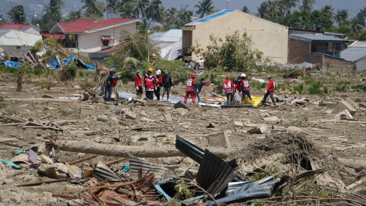 Cruz Roja responde a la emergencia por el terremoto y tsunami en Indonesia