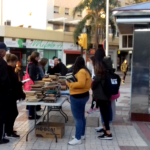 APEJUPO regala libros en las calles, homenajea al pequeño Julen en Totalán