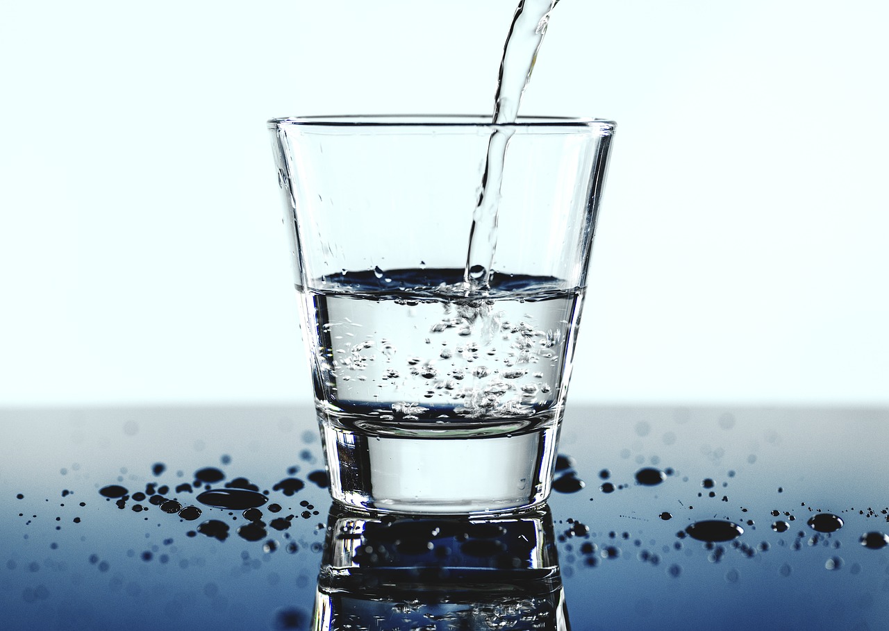 La importancia de mantener una adecuada hidratación durante los meses más calurosos del año