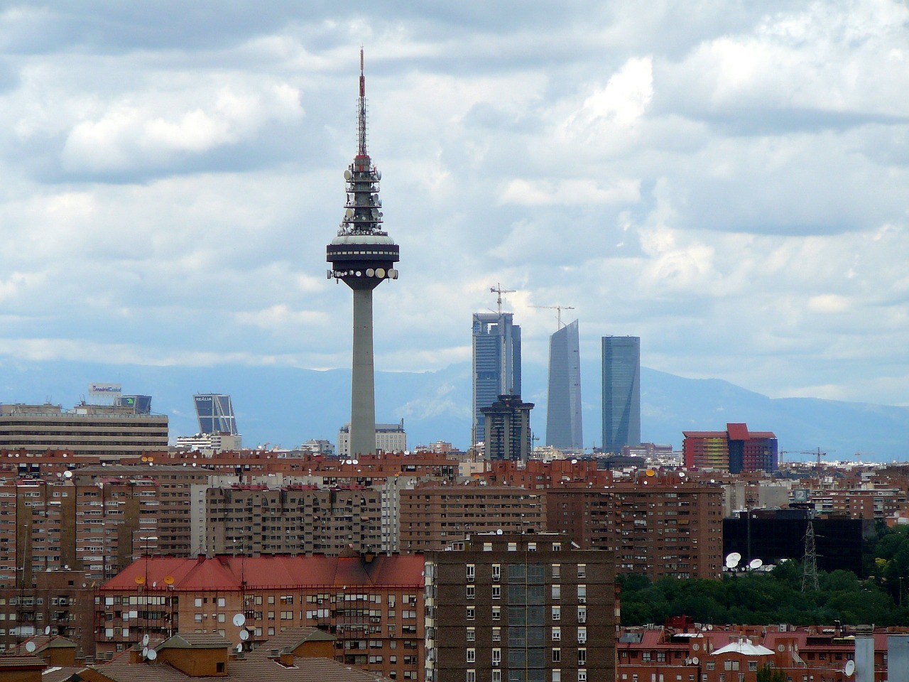 Madrid, Barcelona y Valencia incumplen los límites de calidad del aire, según la OCU