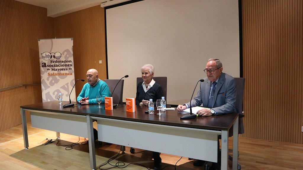 Paca Tricio mantiene un encuentro con la Federación de Asociaciones de Mayores de Salamanca FAMASA