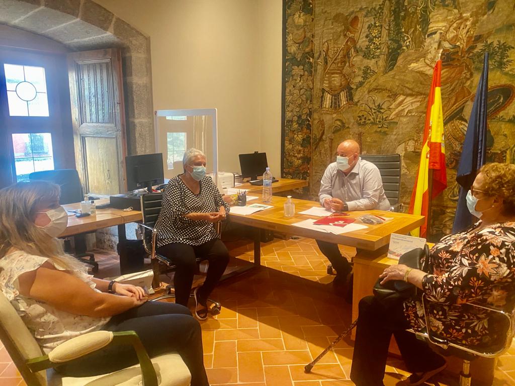 Inmaculada Ruiz, Presidenta de la Federación de UDP Ávila se reúne con representantes de los partidos políticos en septiembre 2020
