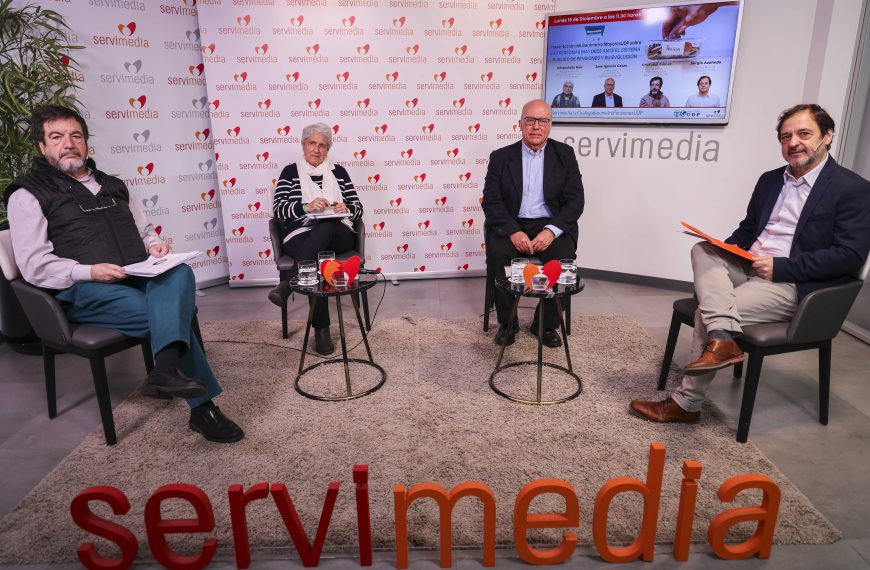 Participantes en la presentación del Barómetro UDP sobre la opinión de las personas mayores sobre las pensiones, en la sede de Servimedia.